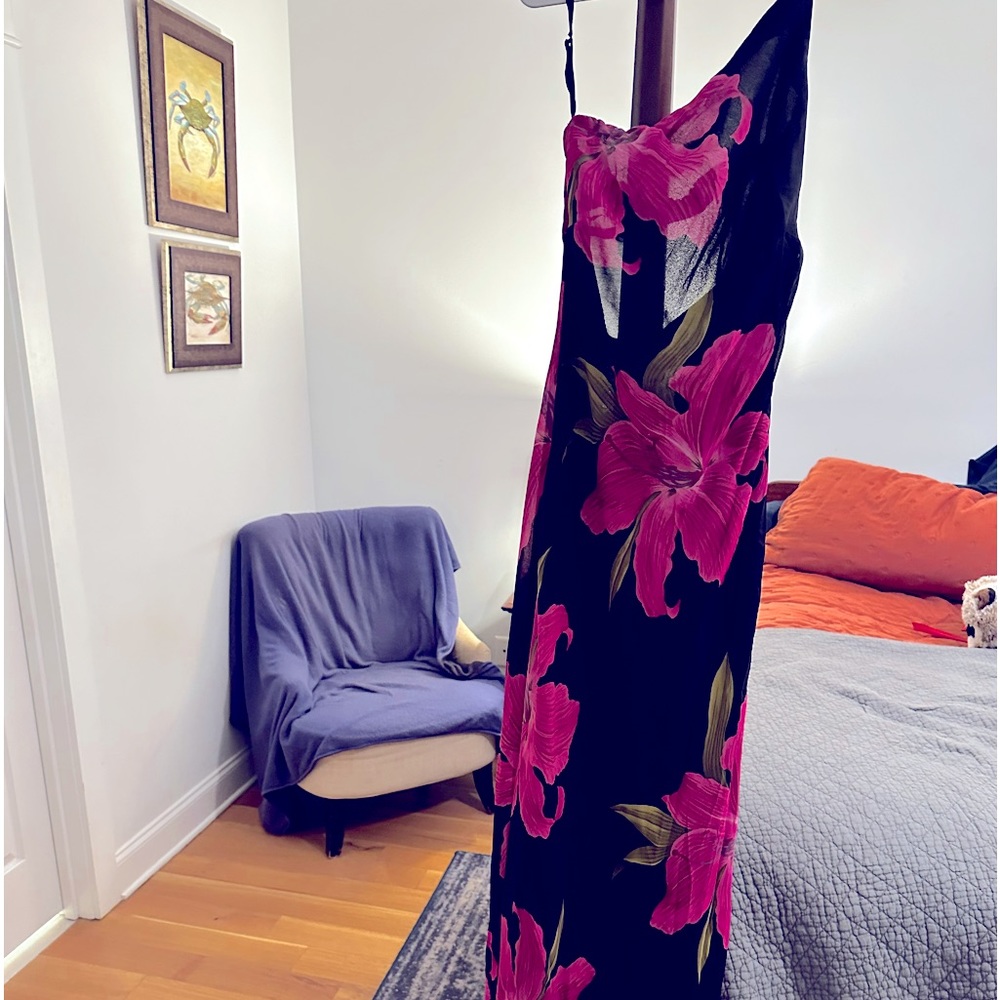 Cache gown size 4, open back